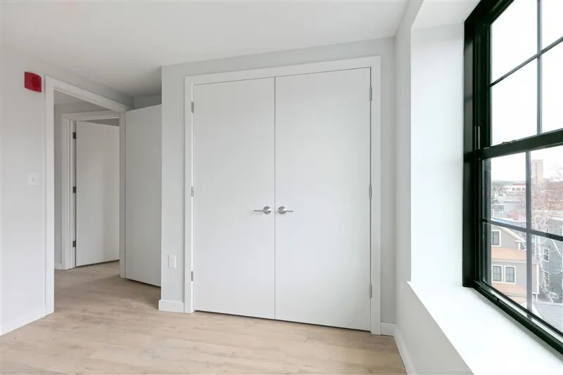 2 bed, 1 bath apartment for rent at 10 Soden St Unit 401, Riverside — photo 11 of 13