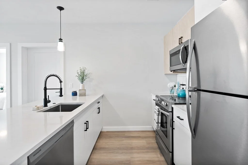 2 bed, 2 bath apartment for rent at 10 Somerset Ave Unit 402, Winthrop — photo 8 of 9