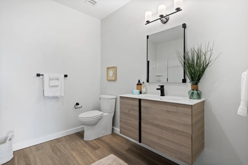 2 bed, 2 bath apartment for rent at 10 Somerset Ave Unit 402, Winthrop — photo 6 of 9
