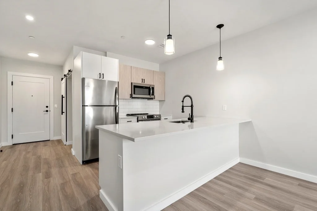 1 bed, 1 bath apartment for rent at 10 Somerset Ave Unit 408, Winthrop — photo 2 of 13