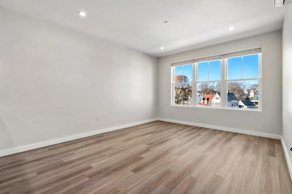 1 bed, 1 bath apartment for rent at 10 Somerset Ave Unit 408, Winthrop — photo 4 of 13