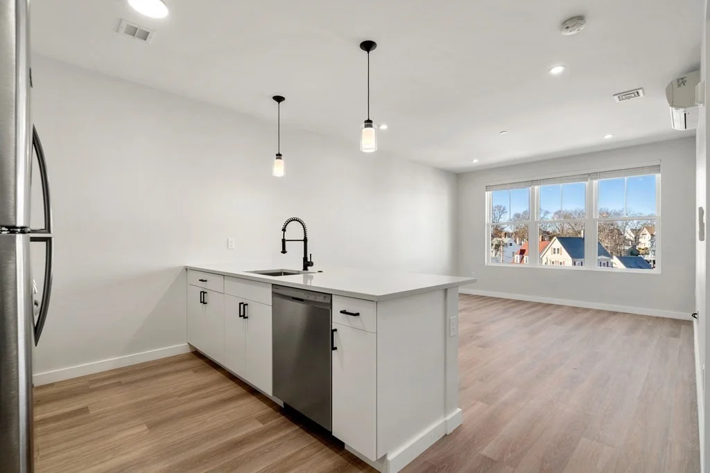 1 bed, 1 bath apartment for rent at 10 Somerset Ave Unit 408, Winthrop — photo 3 of 13