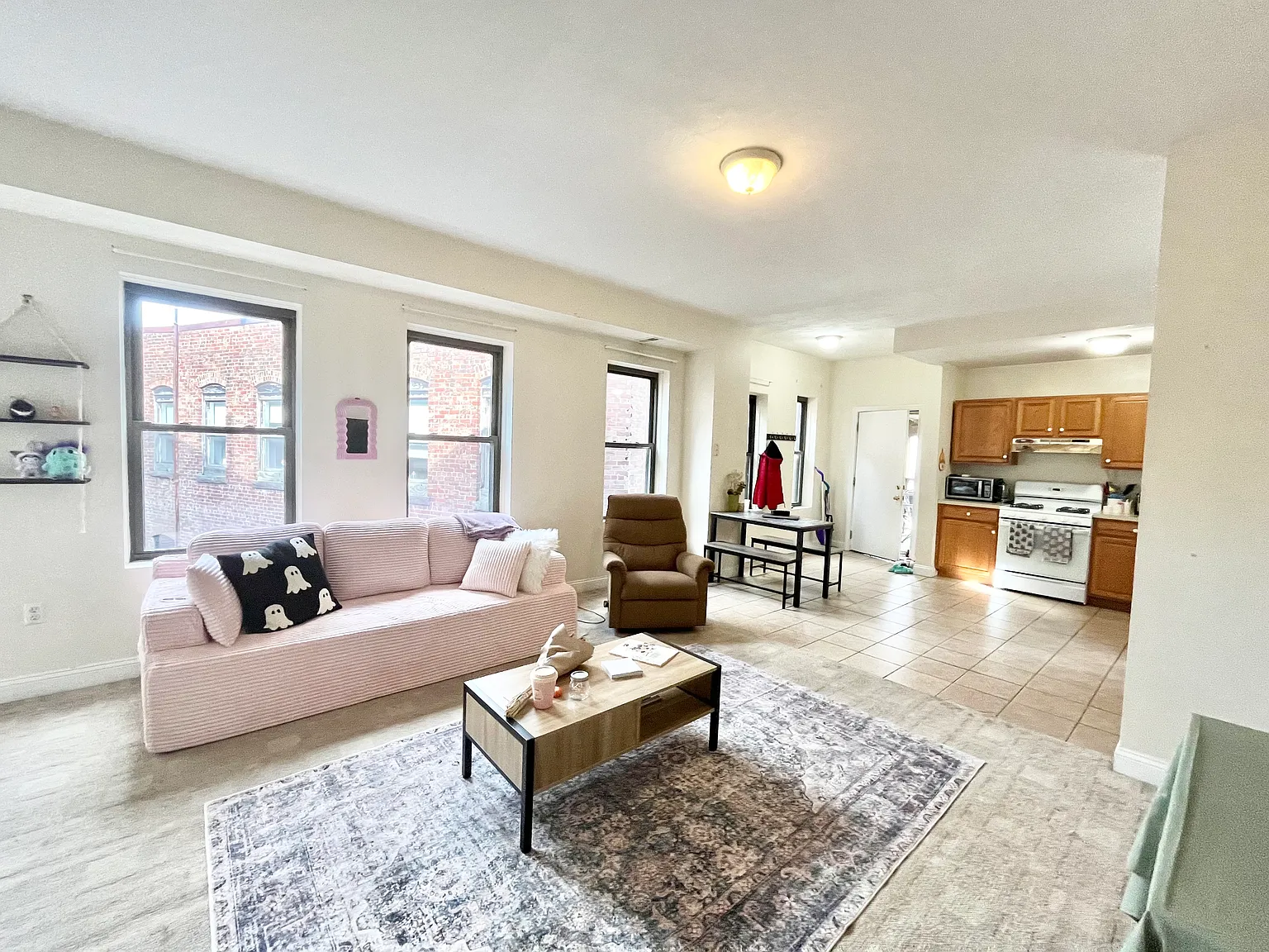 3 bed, 1 bath apartment for rent at 10 South Huntington Ave Unit 2, Mission Hill — photo 7 of 12