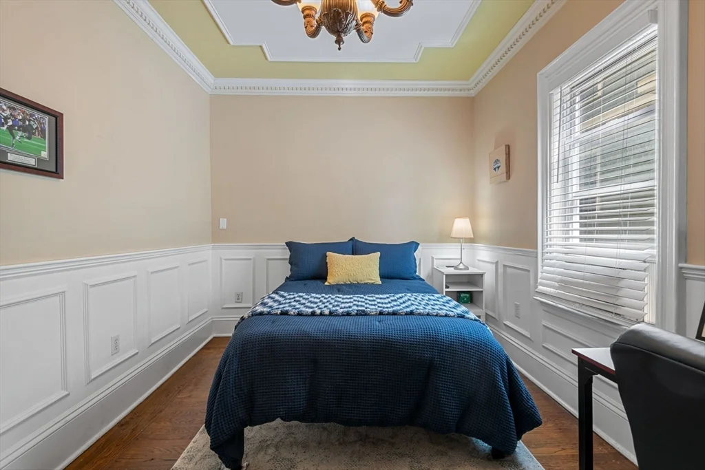 4 bed, 1 bath apartment for rent at 10 Spring Garden, Dorchester — photo 10 of 25