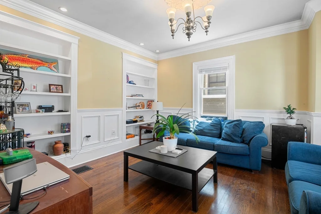 4 bed, 1 bath apartment for rent at 10 Spring Garden, Dorchester — photo 4 of 25
