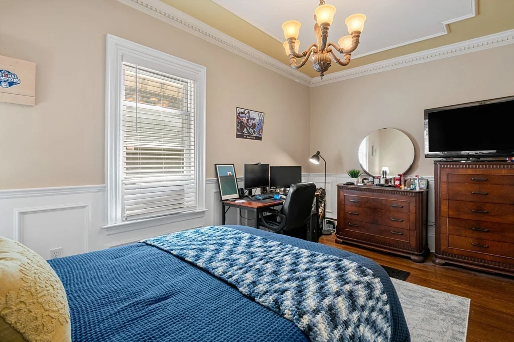 4 bed, 1 bath apartment for rent at 10 Spring Garden, Dorchester — photo 11 of 25