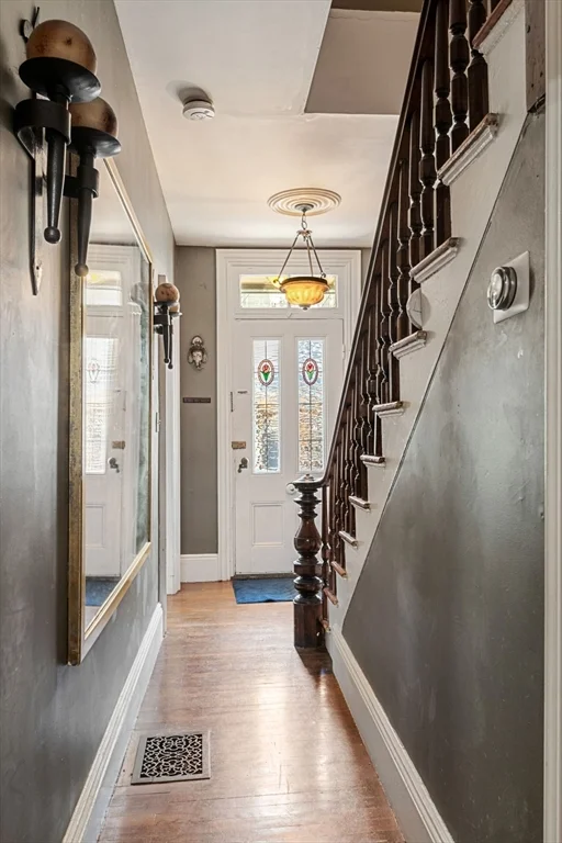 4 bed, 1 bath apartment for rent at 10 Spring Garden Unit 1, Dorchester — photo 20 of 35