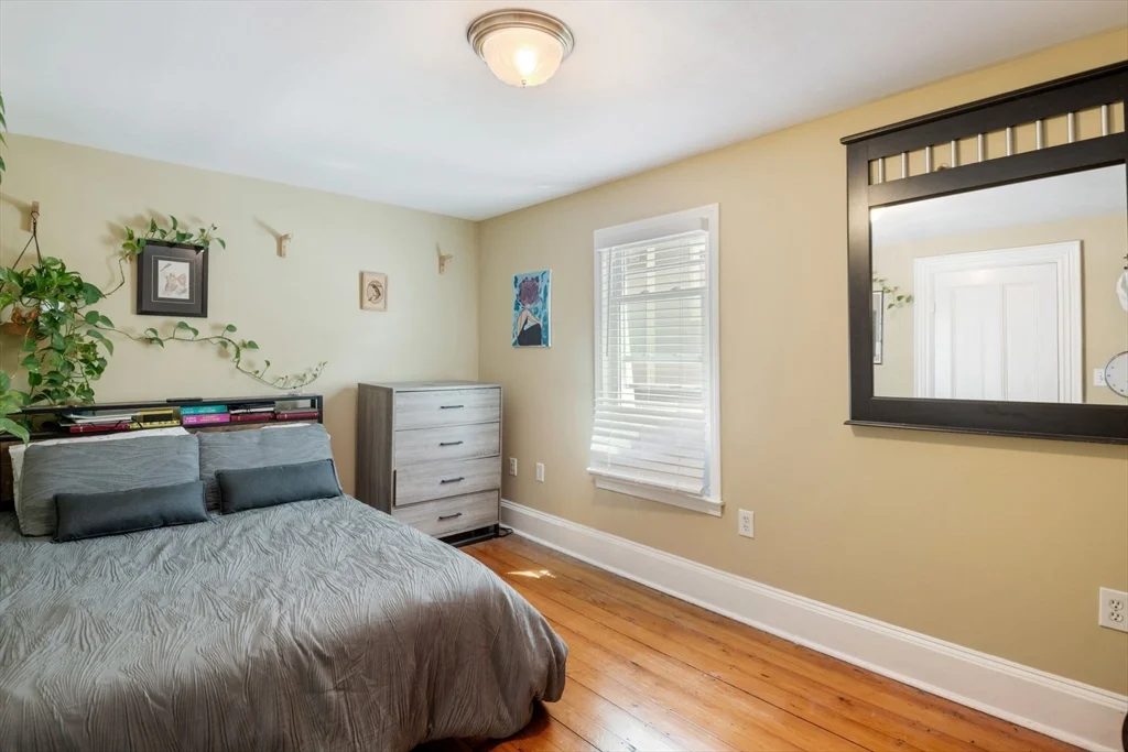 4 bed, 1 bath apartment for rent at 10 Spring Garden Unit 1, Dorchester — photo 21 of 35