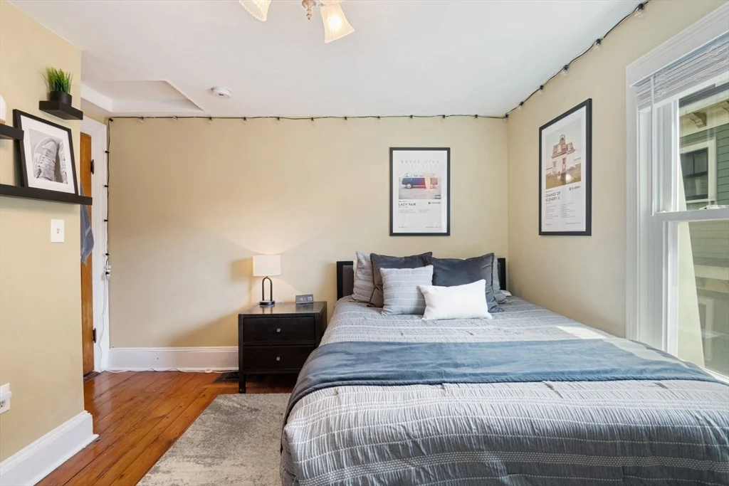 4 bed, 1 bath apartment for rent at 10 Spring Garden Unit 1, Dorchester — photo 15 of 35