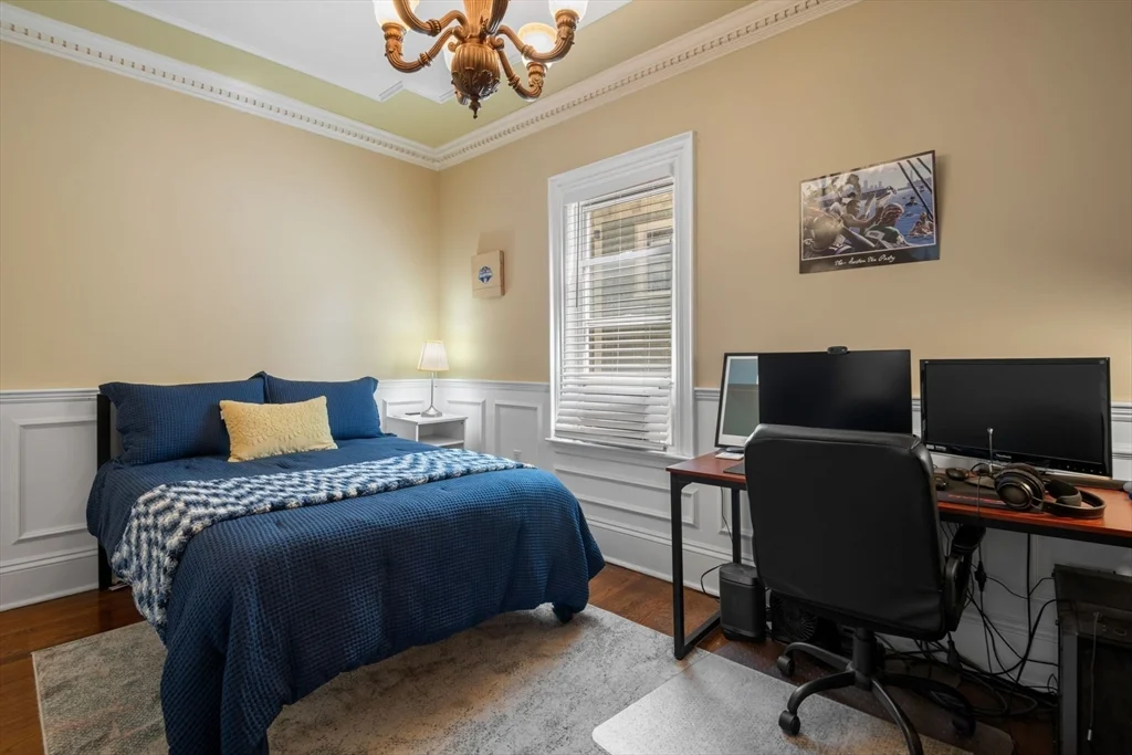 4 bed, 1 bath apartment for rent at 10 Spring Garden Unit 1, Dorchester — photo 8 of 35