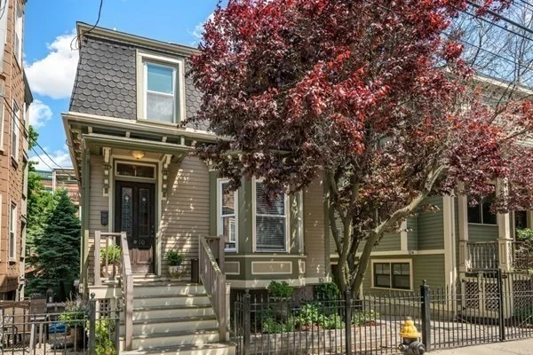 3 bed, 1 bath apartment for rent at 10 Spring Garden Unit 1F, South Boston
