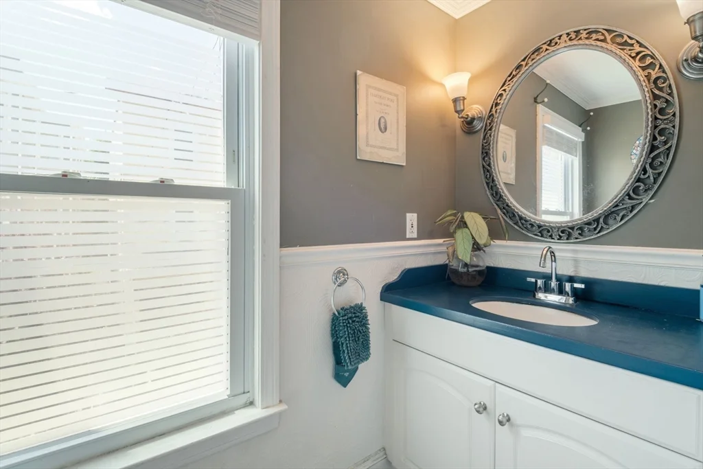 4 bed, 1 bath apartment for rent at 10 Spring Garden Unit A, Dorchester — photo 18 of 35