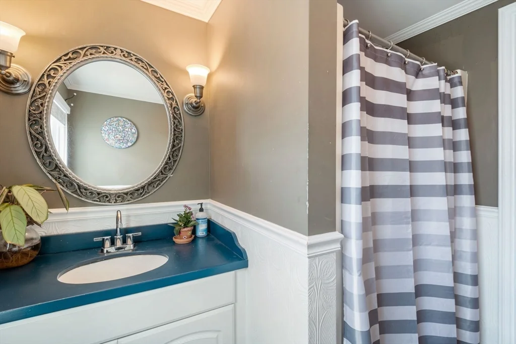 4 bed, 1 bath apartment for rent at 10 Spring Garden Unit A, Dorchester — photo 17 of 35