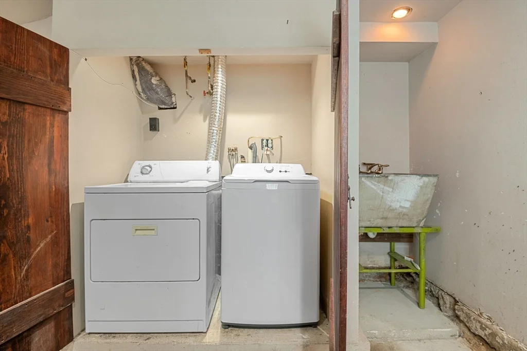 4 bed, 1 bath apartment for rent at 10 Spring Garden Unit A, Dorchester — photo 25 of 35