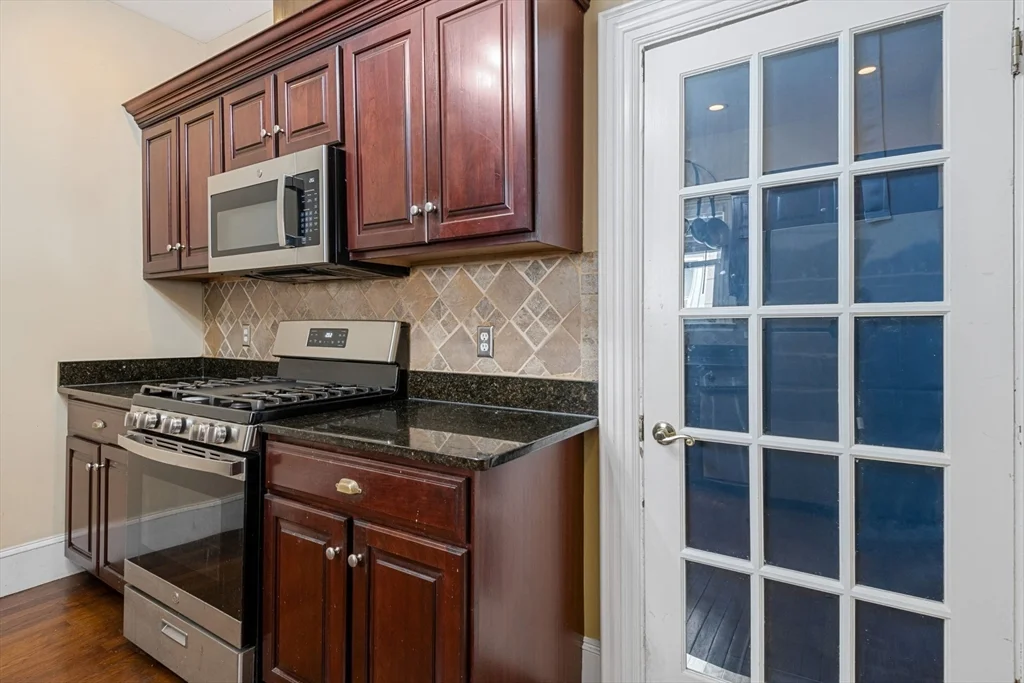 4 bed, 1 bath apartment for rent at 10 Spring Garden Unit A, Dorchester — photo 10 of 35