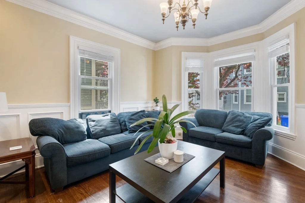 4 bed, 1 bath apartment for rent at 10 Spring Garden Unit A, Dorchester