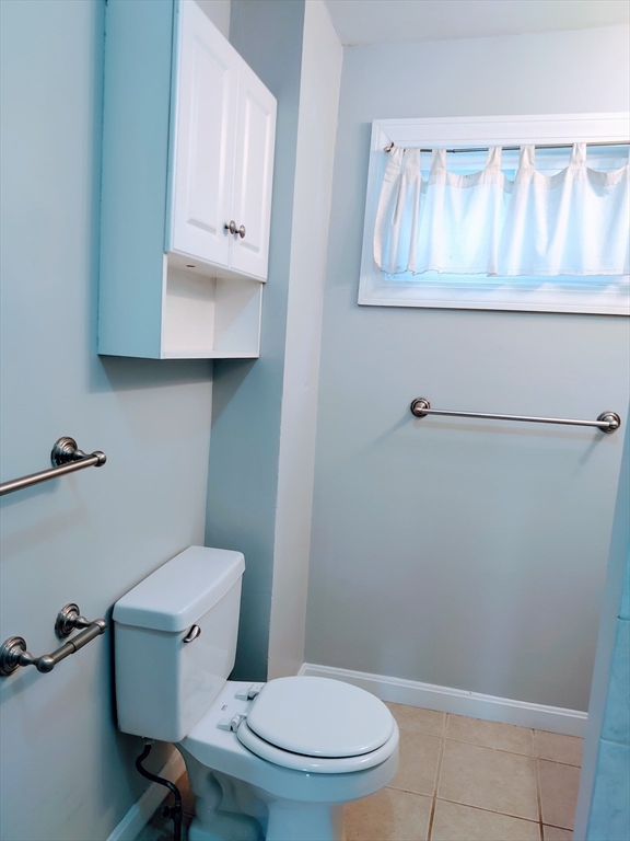 1 bed, 1 bath apartment for rent at 10 Spring St Unit 2, West Roxbury — photo 5 of 7