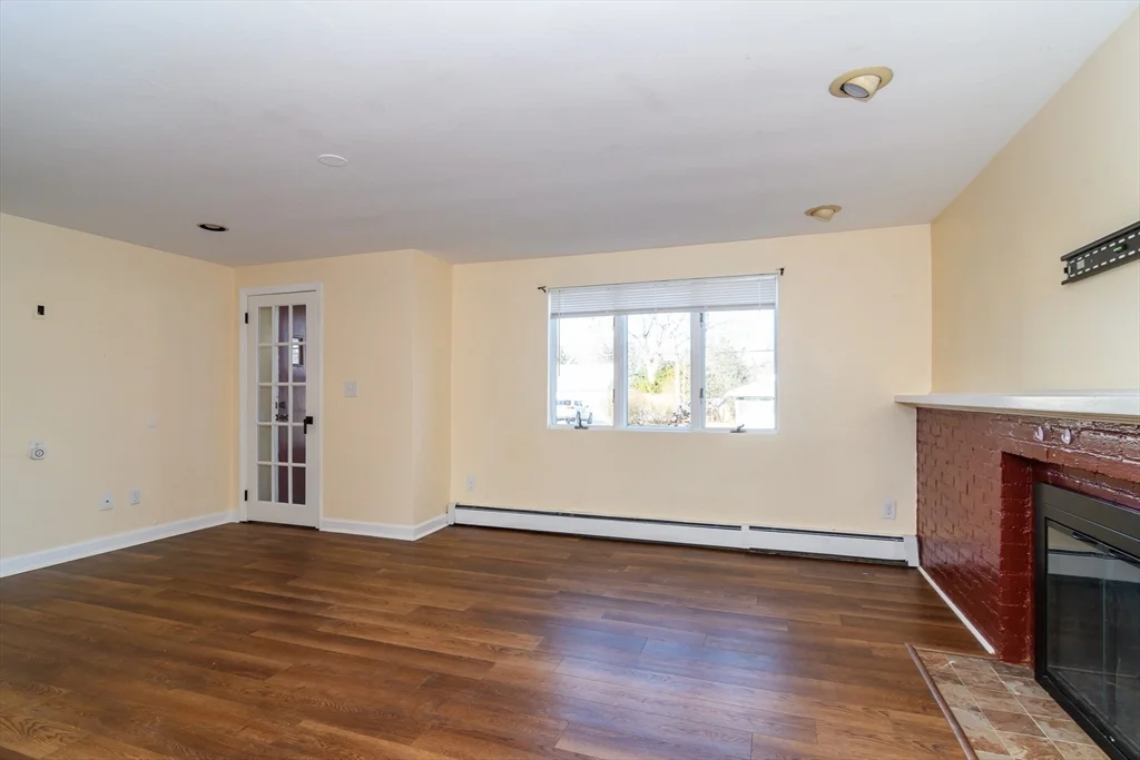 3 bed, 2 bath apartment for rent at 10 Spring Valley Rd, Natick — photo 9 of 24