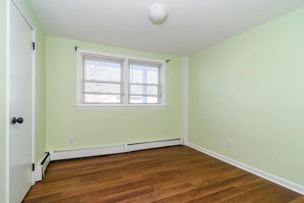 3 bed, 2 bath apartment for rent at 10 Spring Valley Rd, Natick — photo 13 of 24