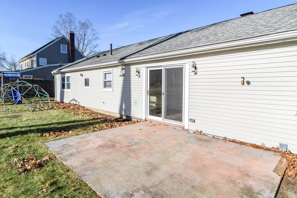 3 bed, 2 bath apartment for rent at 10 Spring Valley Rd, Natick — photo 22 of 24