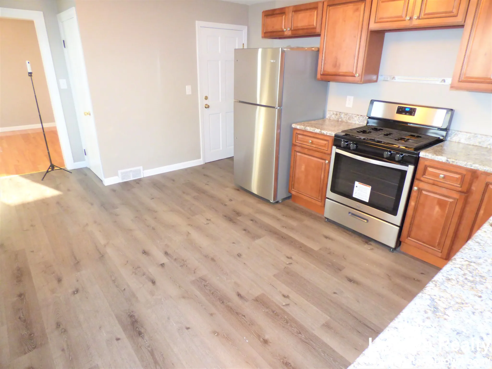 4 bed, 2 bath apartment for rent at 10 Stearns St Unit 1c, South Side — photo 4 of 16