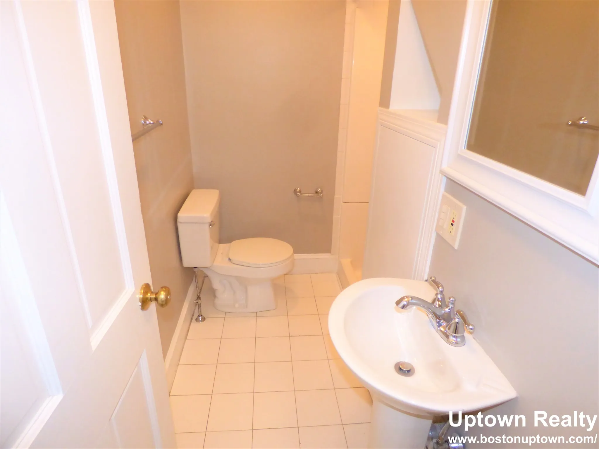 4 bed, 2 bath apartment for rent at 10 Stearns St Unit 1c, South Side — photo 15 of 16