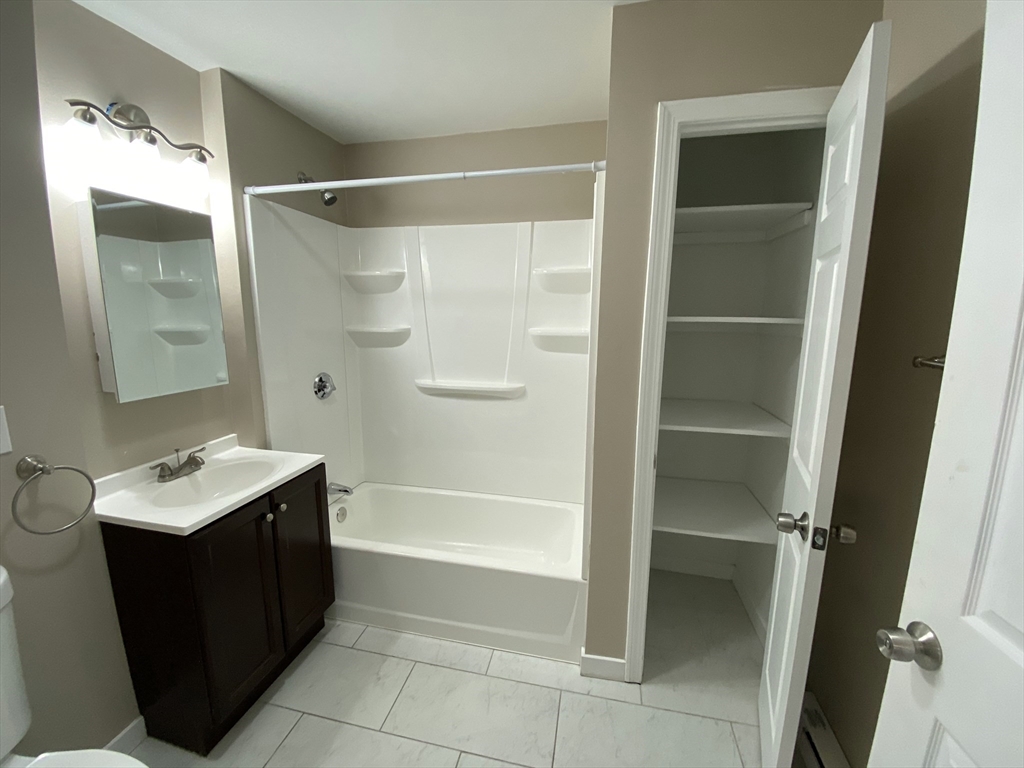 2 bed, 1 bath apartment for rent at 10 Sterling St Unit 2, Worcester — photo 10 of 22