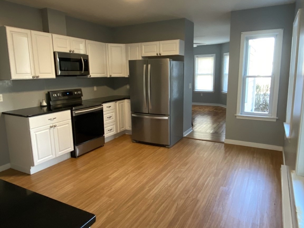 2 bed, 1 bath apartment for rent at 10 Sterling St Unit 2, Worcester — photo 2 of 22