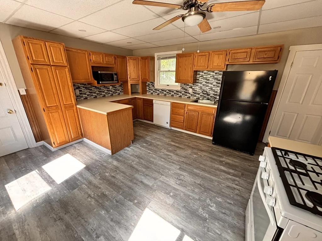 4 bed, 2 bath apartment for rent at 10 Stickney Ave Unit 2, Winter Hill
