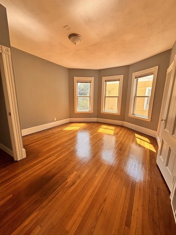 4 bed, 2 bath apartment for rent at 10 Stickney Ave Unit 2, Winter Hill — photo 4 of 10