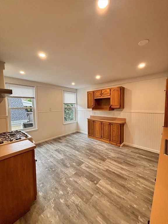 4 bed, 2 bath apartment for rent at 10 Stickney Ave Unit 3, Winter Hill — photo 3 of 13