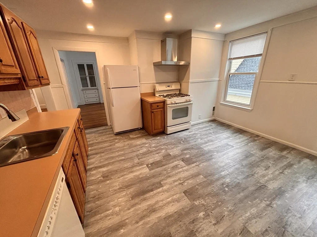 4 bed, 2 bath apartment for rent at 10 Stickney Ave Unit 3, Winter Hill
