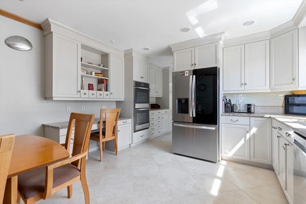 4 bed, 3 bath apartment for rent at 10 Stonewood Dr, Newton — photo 5 of 29