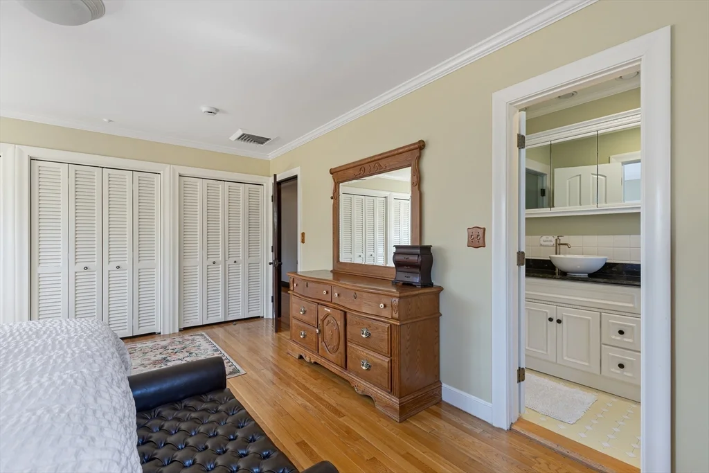 4 bed, 3 bath apartment for rent at 10 Stonewood Dr, Newton — photo 16 of 29