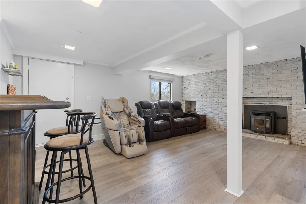 4 bed, 3 bath apartment for rent at 10 Stonewood Dr, Newton — photo 22 of 29