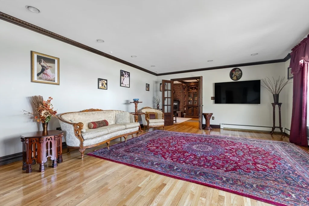 4 bed, 3 bath apartment for rent at 10 Stonewood Dr, Newton — photo 10 of 29