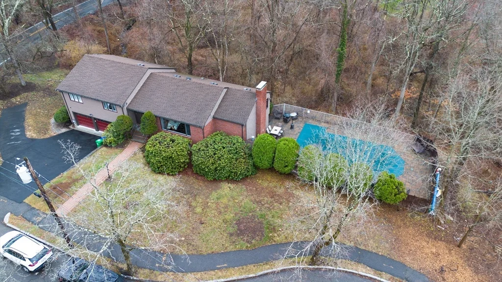 4 bed, 3 bath apartment for rent at 10 Stonewood Dr, Newton — photo 26 of 29