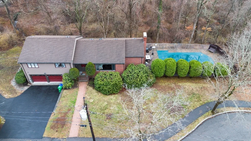 4 bed, 3 bath apartment for rent at 10 Stonewood Dr, Newton — photo 27 of 29