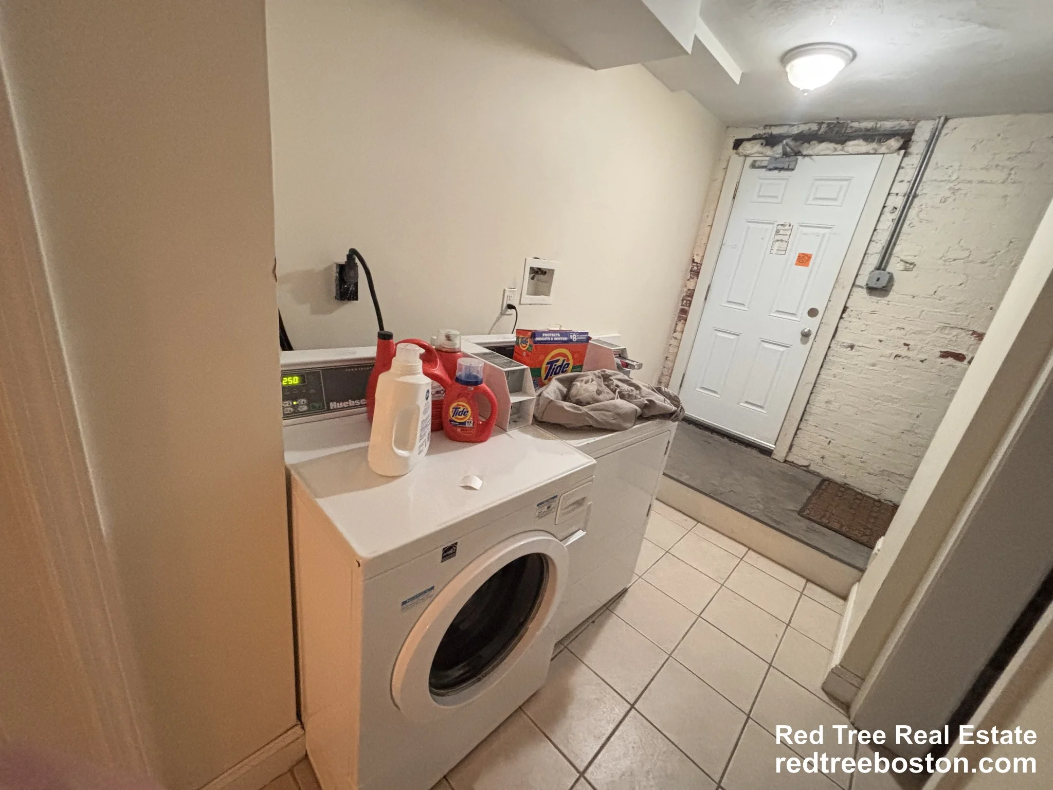 4 bed, 2 bath apartment for rent at 10 Strathmore Rd Unit 1, Brookline — photo 17 of 17