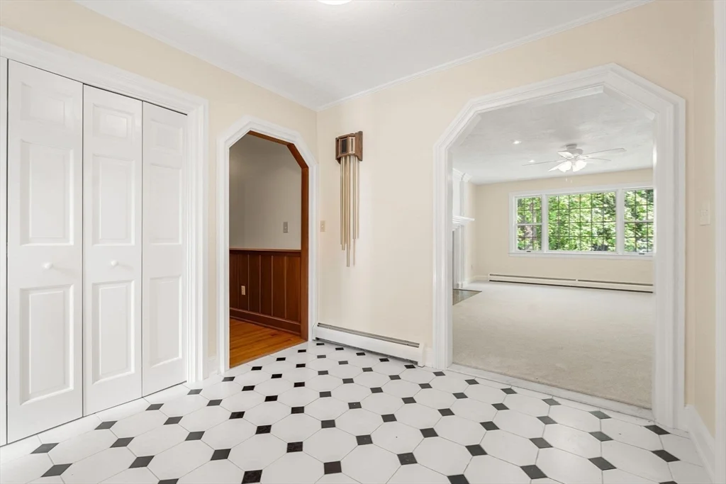 4 bed, 2 bath apartment for rent at 10 Sumac Circle, Holden — photo 8 of 20