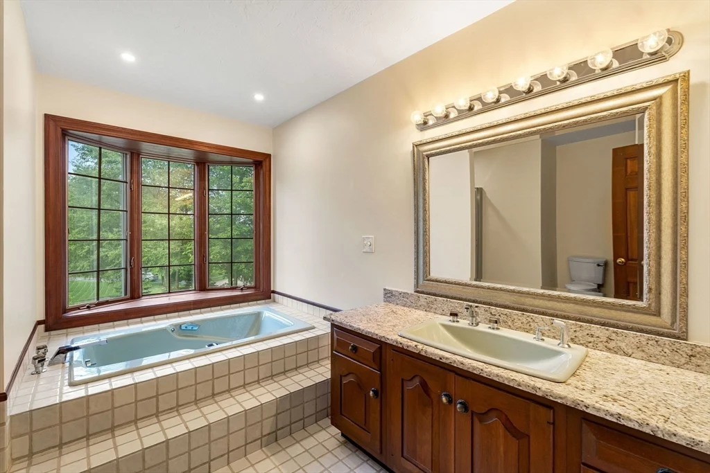 4 bed, 2 bath apartment for rent at 10 Sumac Circle, Holden — photo 15 of 20