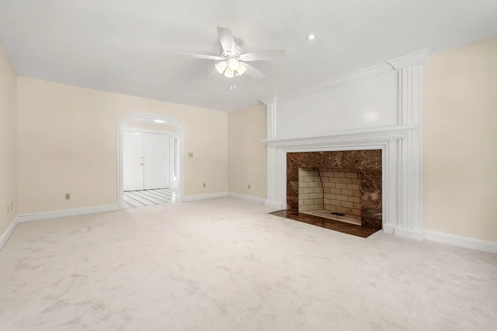 4 bed, 2 bath apartment for rent at 10 Sumac Circle, Holden — photo 6 of 20