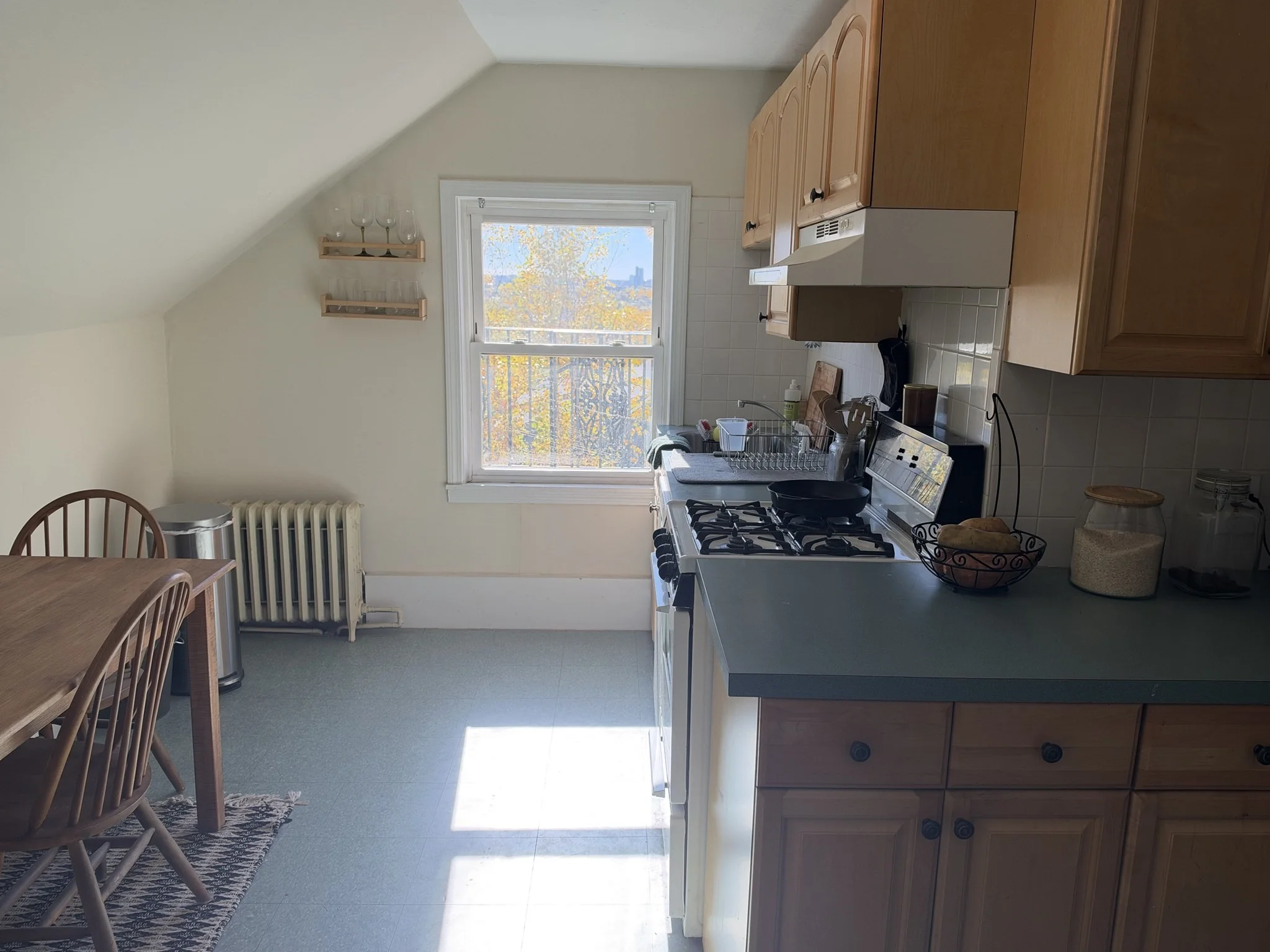 2 bed, 1 bath apartment for rent at 10 Summit Ave Unit 6, Union Square