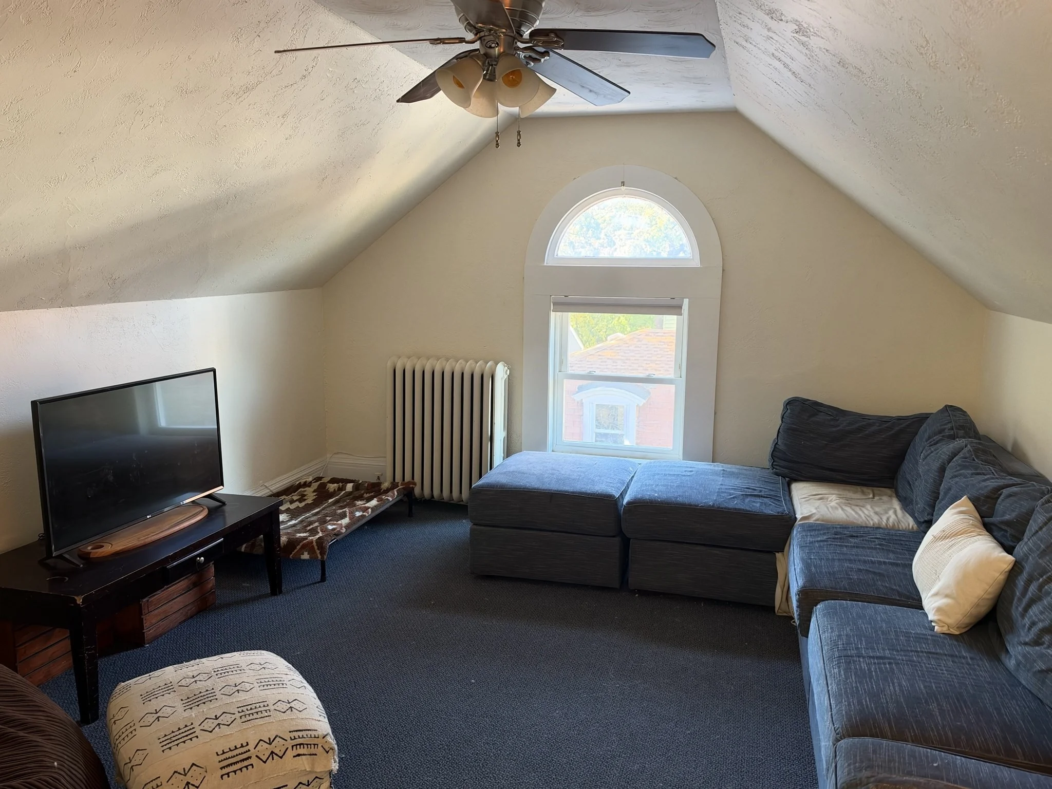 2 bed, 1 bath apartment for rent at 10 Summit Ave Unit 6, Union Square — photo 3 of 18