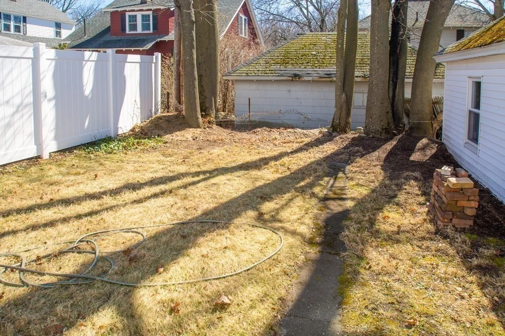 1 bed, 1 bath apartment for rent at 10 Sunset Ave Unit 2, Methuen — photo 3 of 12