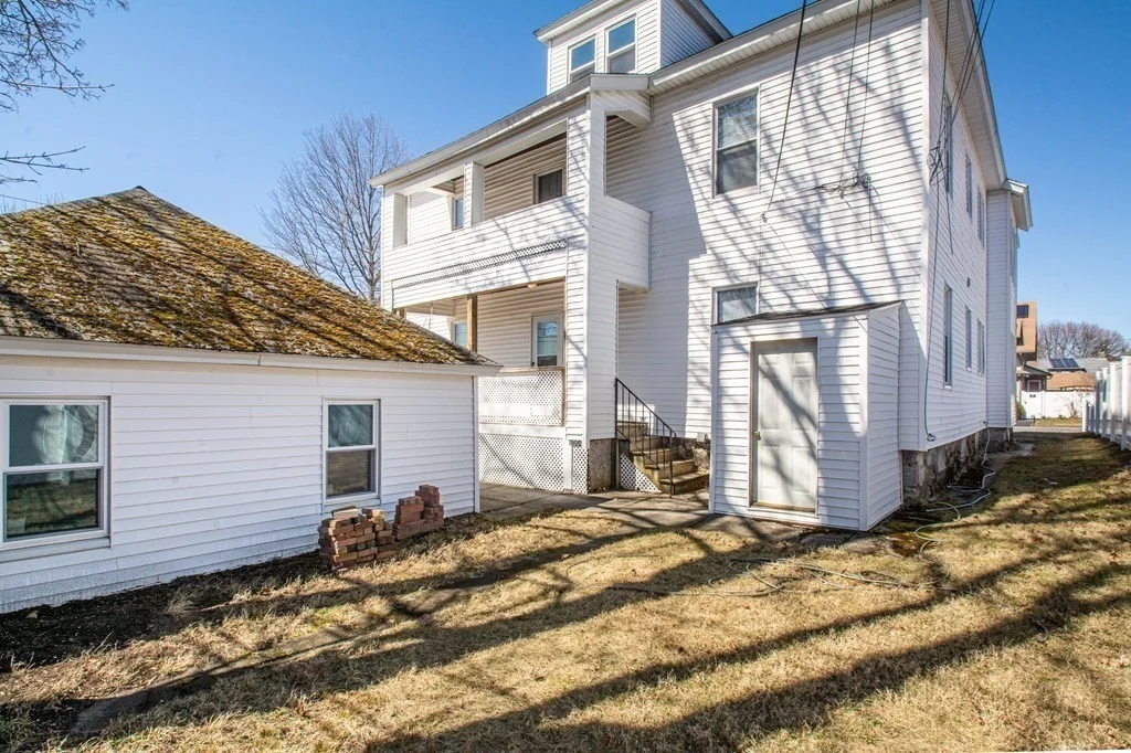 1 bed, 1 bath apartment for rent at 10 Sunset Ave Unit 2, Methuen — photo 2 of 12