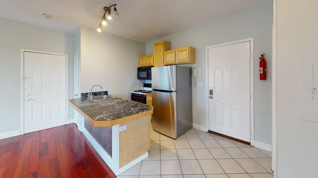 2 bed, 1 bath apartment for rent at 10 Surfside Rd Unit 9, Lynn
