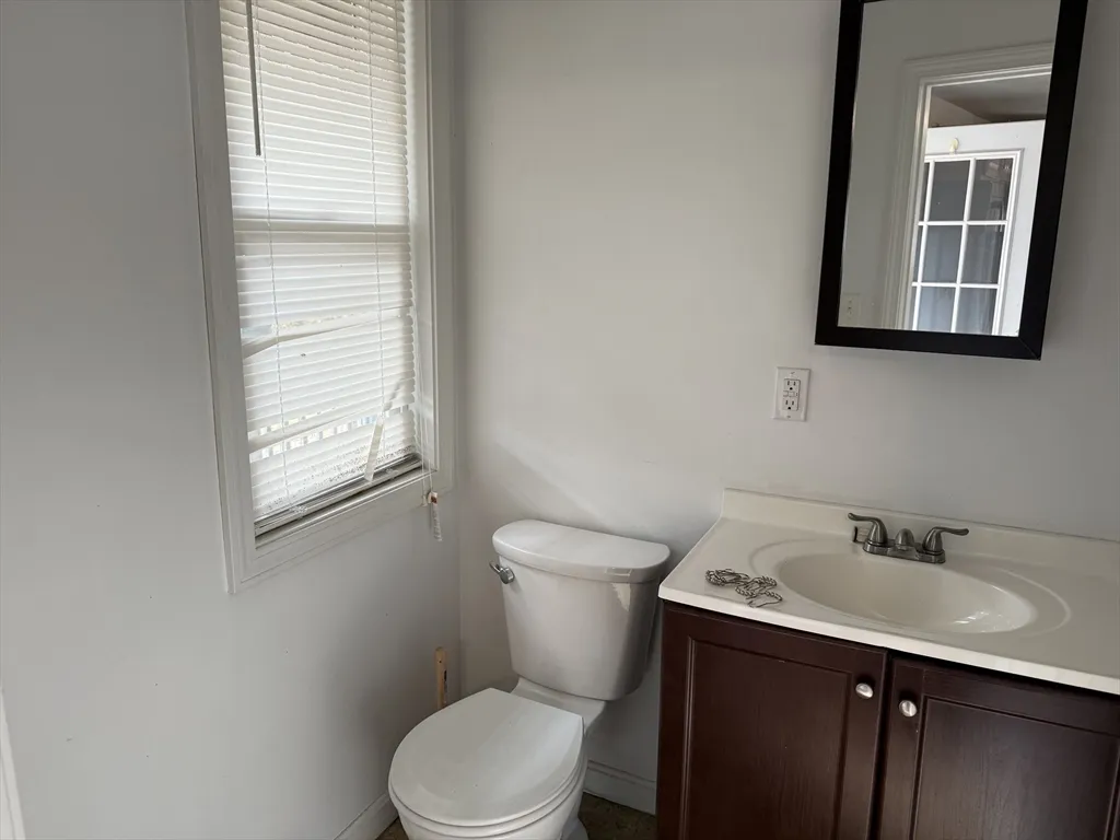 2 bed, 1 bath apartment for rent at 10 Sutton Rd Unit A, West Millbury — photo 8 of 13