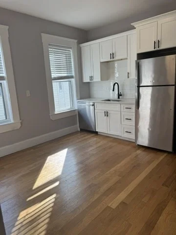 4 bed, 1 bath apartment for rent at 10 Sutton St 3 Unit 3, Mattapan — photo 3 of 10