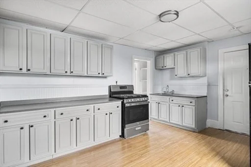 2 bed, 1 bath apartment for rent at 10 Sycamore St Unit 2, Worcester — photo 2 of 6